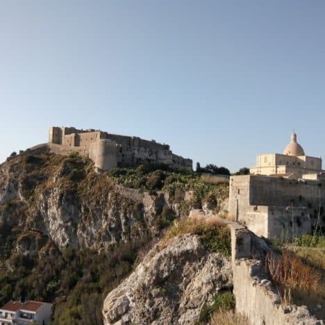 Messine : Voyage Captivant au Cœur de la Sicile